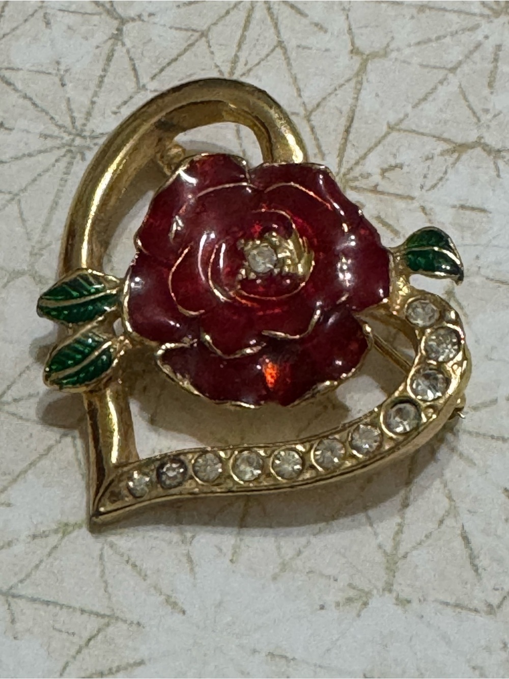 VINTAGE RED ROSE HEART SHAPE BROOCH
